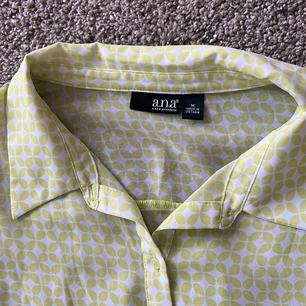 Button Down Top - Picture 3 of 4
